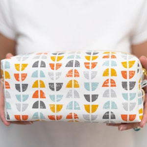 Demi Boxy Bag PDF Sewing Pattern / Sewing Tutorial / Boxy Zipper Pouch / Cosmetic Bag / 3 Sizes / DIY Craft / Instant Download / Project Bag image 9