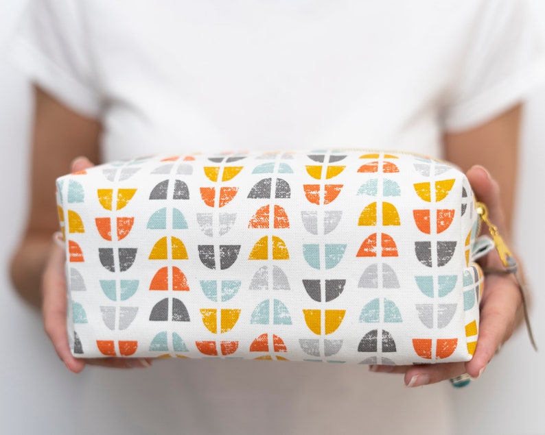 Demi Boxy Bag PDF Sewing Pattern / Sewing Tutorial / Boxy Zipper Pouch / Cosmetic Bag / 3 Sizes / DIY Craft / Instant Download / Project Bag image 9