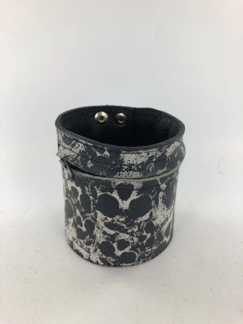 Skull Design.Functional Bracelet with zipper pocket for Cash and Accessories,Triple Snap closure.Size Medium Wrist Handmade Leather Cuff