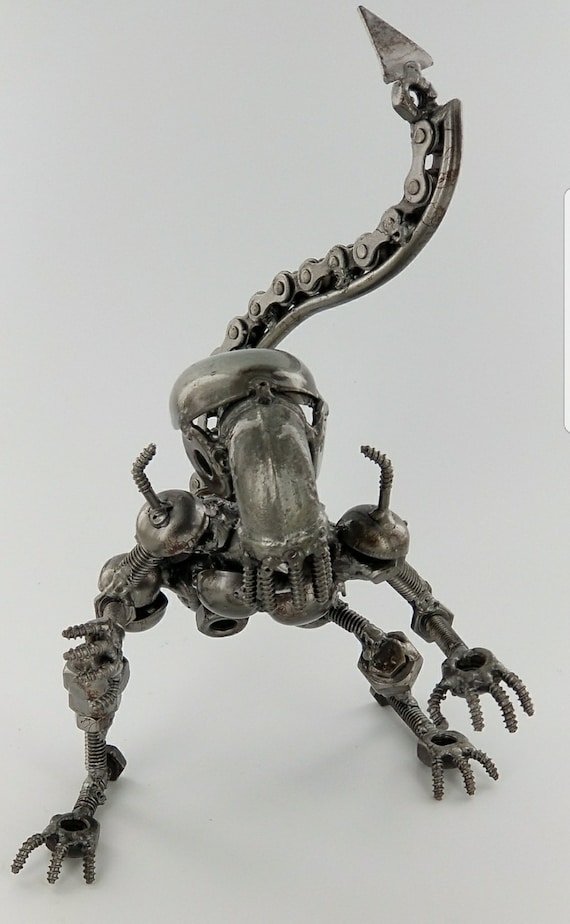 Handmade Recycled Metal Art Statue,handpainted Scrap Sculpture