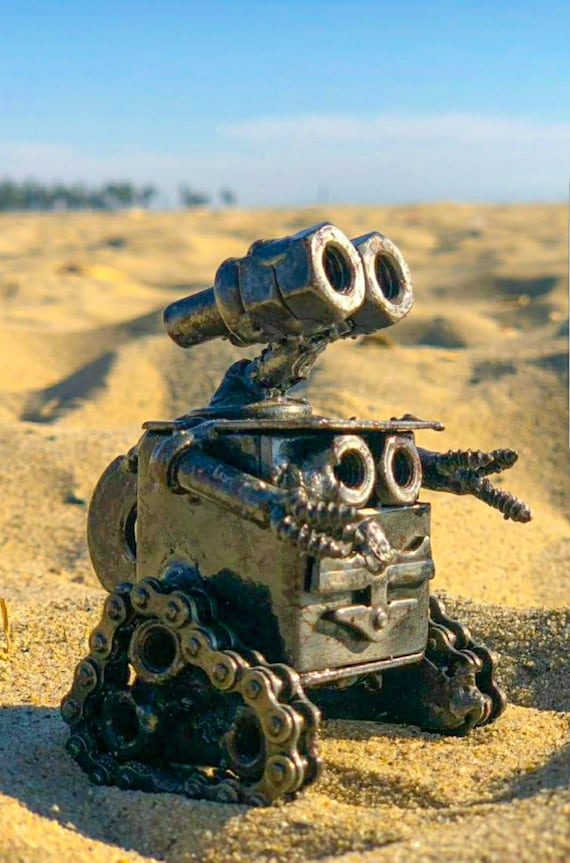 Wall-e Recycled Scrap Metal Statue,handmade Steel,cartoon Inspired
