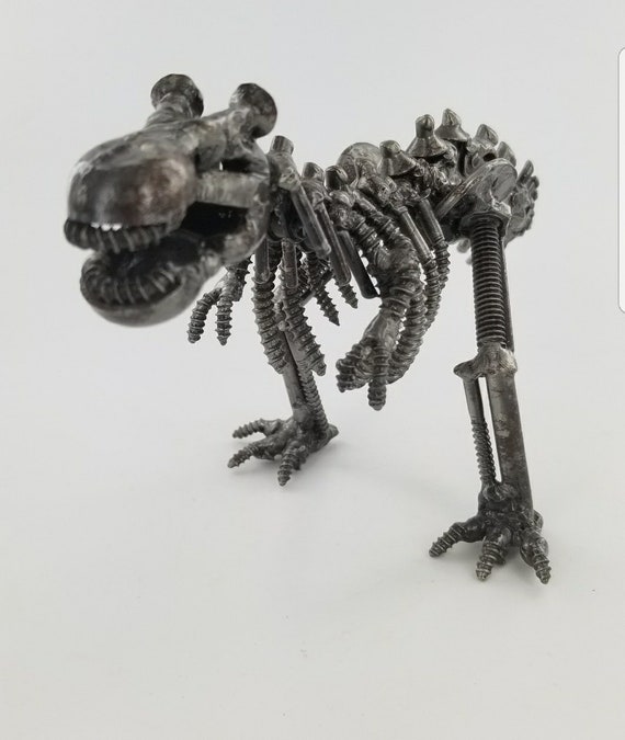 【 ROUGH AND RUGGED 】 × 【 NUTS ART WORK 】 Recycled Metal T Rex Art Statue,handwelded Steel Scrap