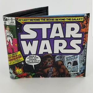Carteira de couro genuíno feita à mão, inspirada em filmes de ficção científica e histórias em quadrinhos. Totalmente impressa a laser.