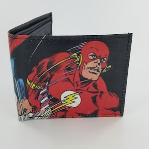Cartera de cuero hecha a mano, Superman y Flash, DC Comics & Superhéroe inspirado, totalmente impreso por láser