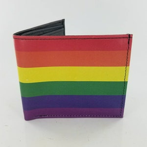 Carteira dobrável de couro com inspiração LGBTQ e design de arco-íris, porta-dinheiro unissex. Totalmente impressa a laser.
