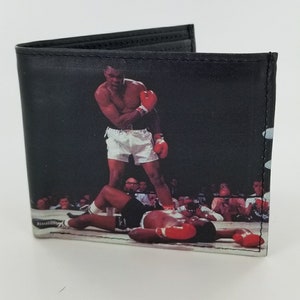 Cartera de cuero plegable con leyenda del boxeo, inspirada en momentos de nocaut, totalmente impresa con láser.