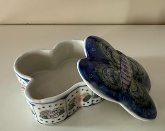 Blue & White Butterfly Ceramic Trinket Box – Cottagecore Ring Dish – Small Butterfly Jewelry Box – Farmhouse Decor