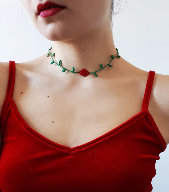 Rose Choker Necklace / Flower Necklace 