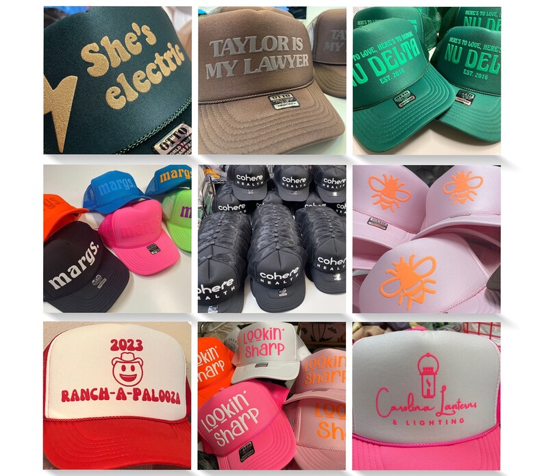Op de afbeelding: Een collectie trucker-petten met schuimrubberen voorzijde in diverse kleuren zoals zwart, bruin, groen, roze, oranje, blauw en wit, voorzien van diverse aangepaste zeefdrukteksten en grafische ontwerpen zoals bijen, lantaarns en slogans.