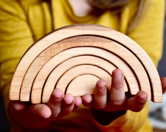 Holz Regenbogen Stapeler Waldorf & Montessori Spielzeug