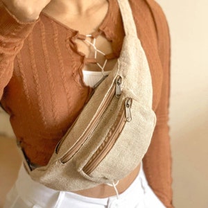 Handmade bumbag, money belt, fanny pack for Unisex in sand beige.