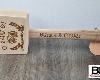 Anstich Hammer Bieranstichhammer Bierhammer Holzhammer personalisiert oder individuell graviert Bier Bierglas Personalisiertes Geschenk