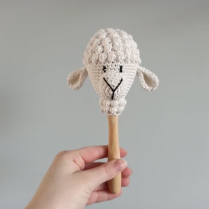 Crocheted samba ball sheep and fox, toy instrument Schaap