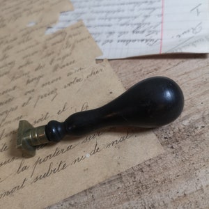Sello de tinta con monograma francés antiguo, cifra o sello de cera con iniciales GE