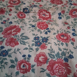 Vintage French floral cotton fabric morceau remnant textile piece