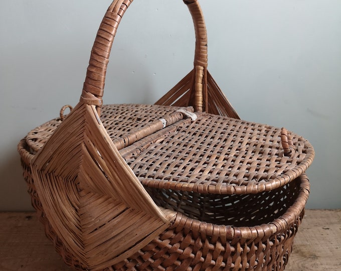 Vintage French woven wicker creel deep covered picnic basket market or shopping basket