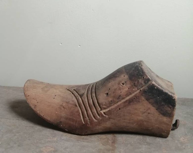 Antique French wooden cobblers shoe form keep or last