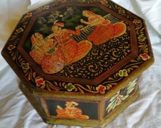 Antique folk art hand painted octagonal wooden keepsake or jewel box with hinged lid