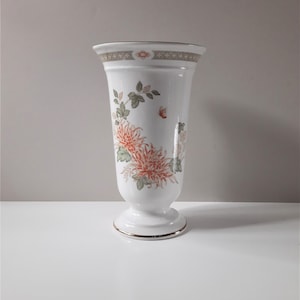 Vintage 1980&#39;s Marks and Spencers Orange Chrysanthemum Vase