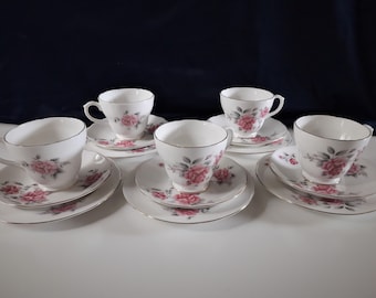 Lovely Vintage &#39;Springfield&#39; Bone China 15 piece Tea Set