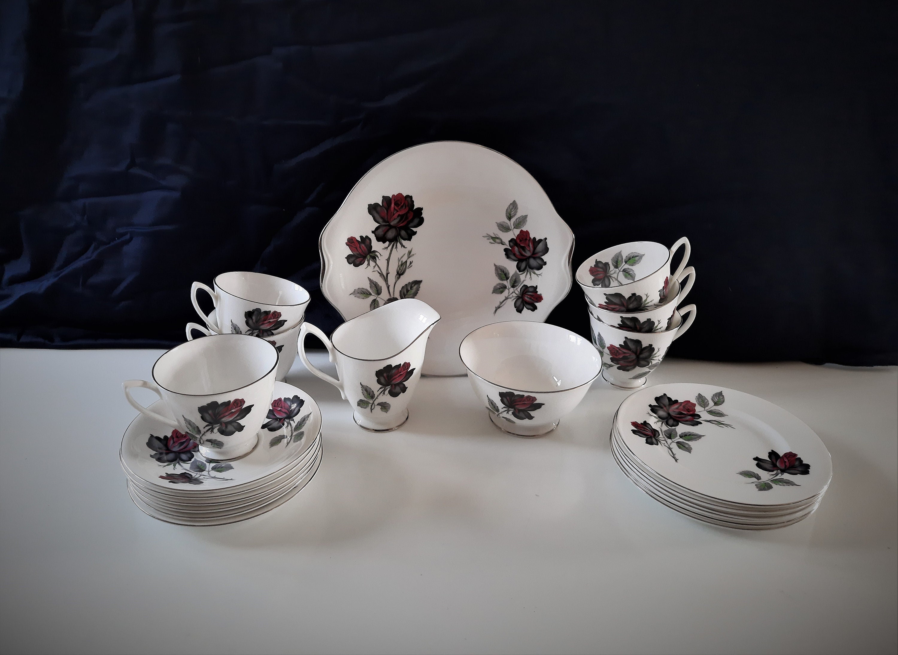 Elegant Royal Albert 'masquerade' Bone China 21 Pce Tea Set