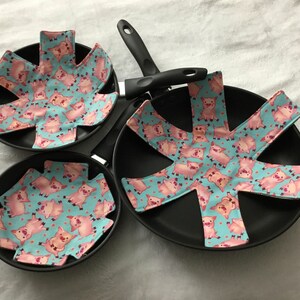 Handmade Non-Stick Pan Protector, Long Square Petal (3 pc set) Tossed Pig Print