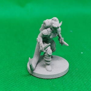 Female Tiefling Rogue - 3D Printed RPG Tabletop Miniature