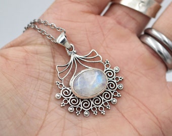 Boho Pendant in Rainbow Moonstone and 925 Silver, Necklace in White Natural Stone and Craftsmanship in 925 Silver for her