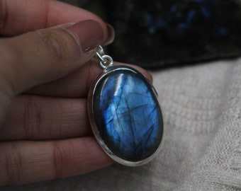 Pendente Labradorite, Grande Ciondolo in Labradorite Blu, Ciondolo Ovale in Labradorite, Collana in Argento 925 e Pietra Naturale