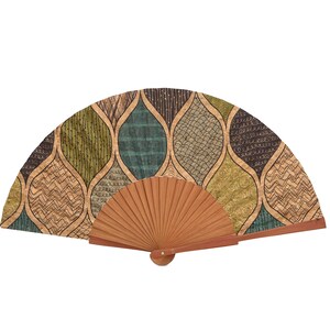 Éventail artisanal en bois et liège naturel, vert et bleu avec imprimé motif ethnique bohème, fabriqué avec des matériaux durables
