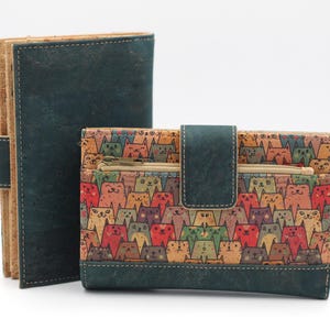 Cartera grande de corcho para mujer con lindos gatitos de colores, para amantes de los gatos. Cartera de piel vegana con protección RFID