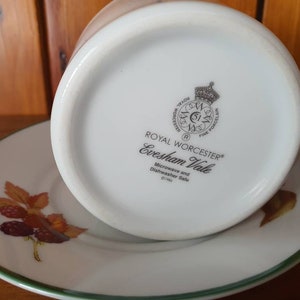 Vintage Royal Worcester Evesham Vale porcelain. Range of items available in different combinations. image 6