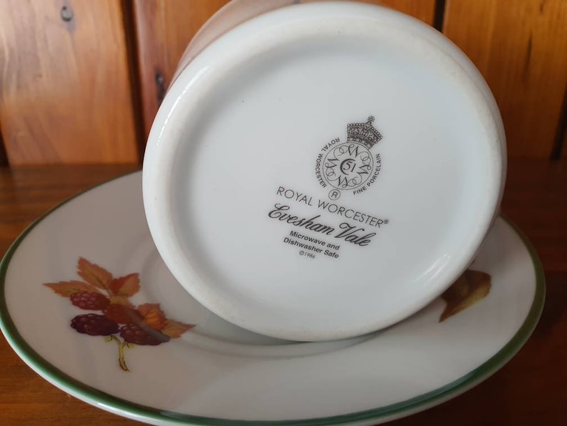 Vintage Royal Worcester Evesham Vale porcelain. Range of items available in different combinations. image 6