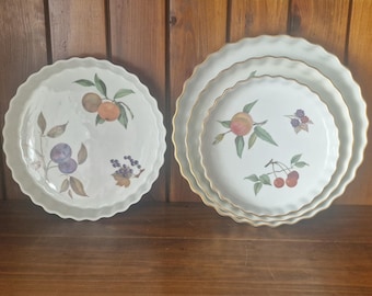 Vintage Royal Worcester Evesham large medium and small flan dishes with fruit designs