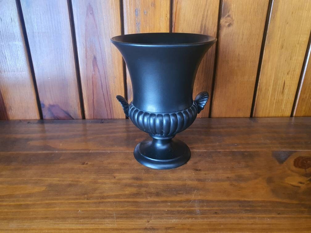 Vintage Wedgwood Ravenstone black  urn shaped vase with shell handles. 6.75 inches tall. Free post in the UK.