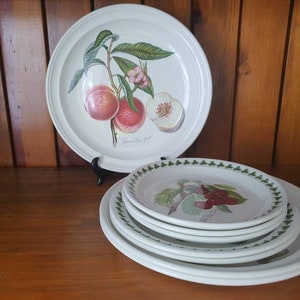 Vintage Portmeirion Pomona and Strawberry Fair plates. Excellent condition.