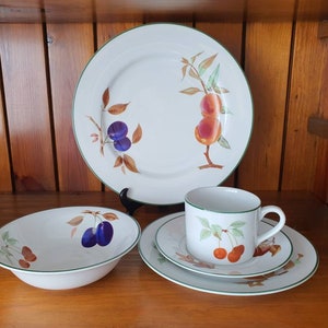 Vintage Royal Worcester Evesham Vale porcelain. Range of items available in different combinations. image 1