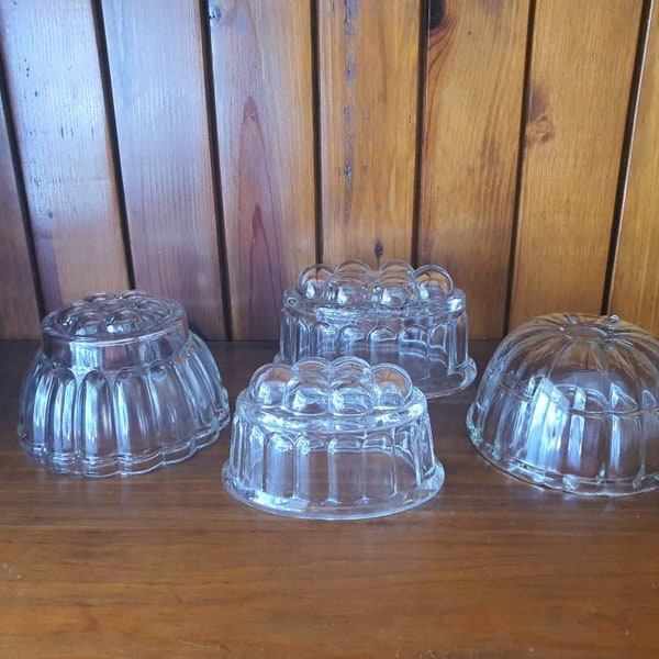 Vintage Glas Gelee Formen. Verschiedene Größen und Formen.