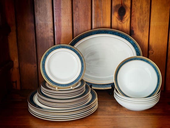 Royal Doulton Biltmore H5189 Fine Bone China- Dinner Plates Side Plates Tea Plates Bowls Serving Platter – White Green/Blue & Gold Tableware