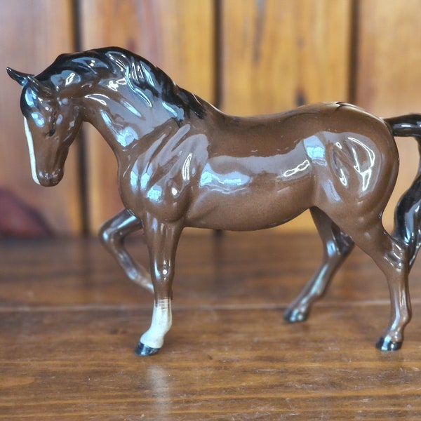 Vintage Beswick/Royal Doulton Stocky Jogging Mare version 3. Model number 855 designed by Arthur Gredington in 1947. Free post in UK.