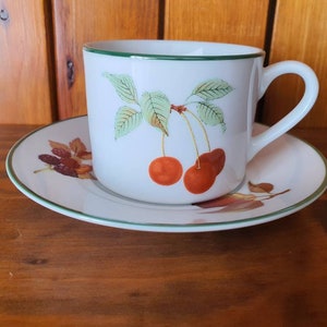 Vintage Royal Worcester Evesham Vale porcelain. Range of items available in different combinations. image 9