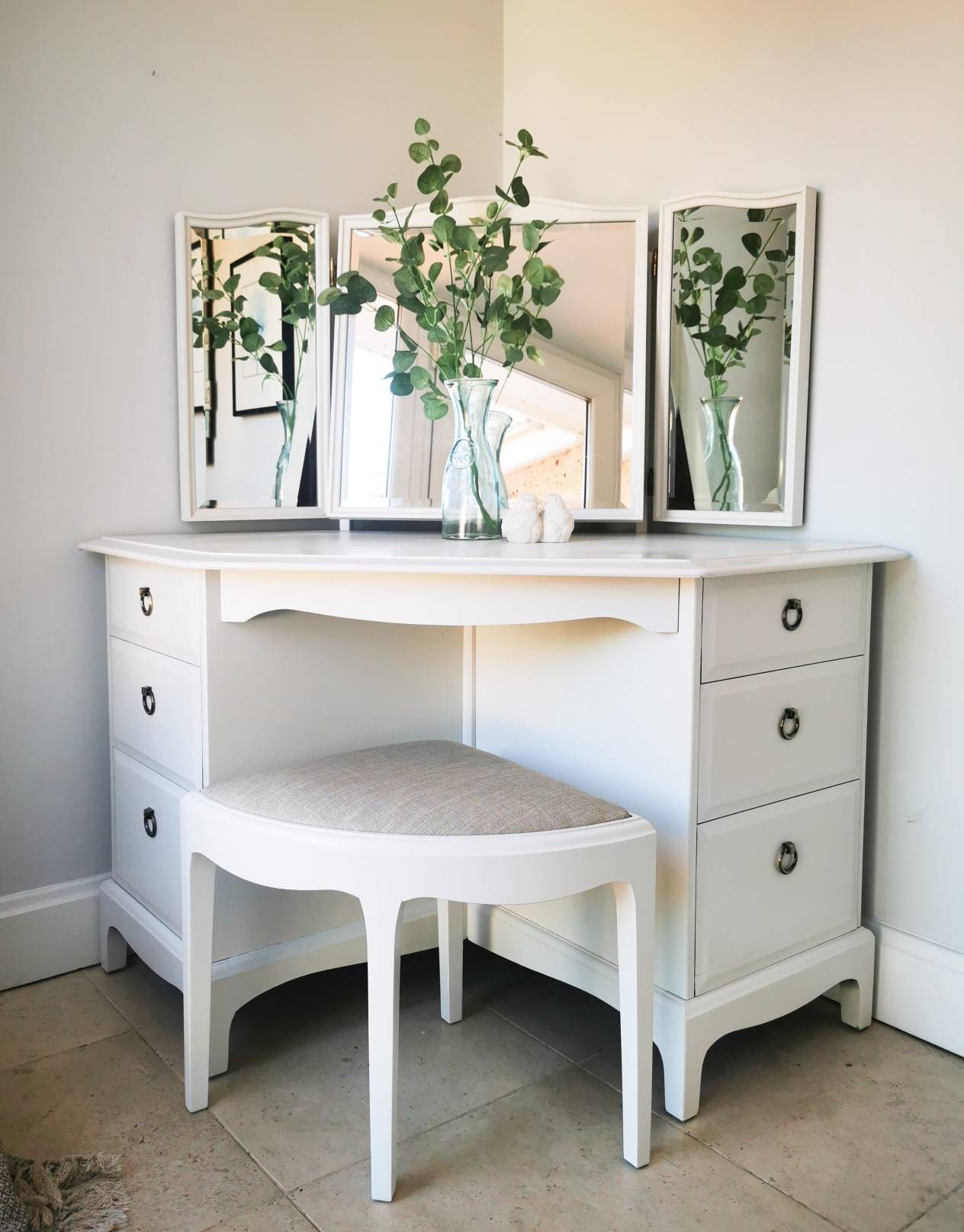Stag corner dressing table deals