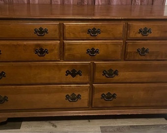 Ethan Allen Heirloom American Maple-Nutmeg 10 Drawer Dresser Console