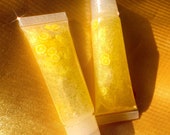 Lemon flavor lip gloss