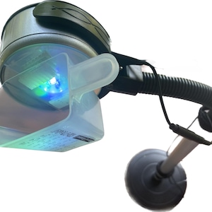 Gobelet verseur adapté Switch ! Comprend un support réglable, une pince, une tasse et du velcro !