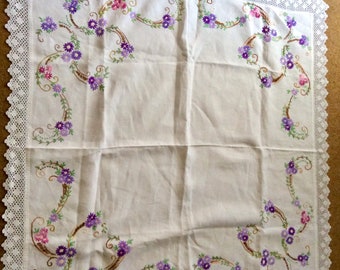 Mantel vintage bordado a mano: encaje floral, 38 cm
