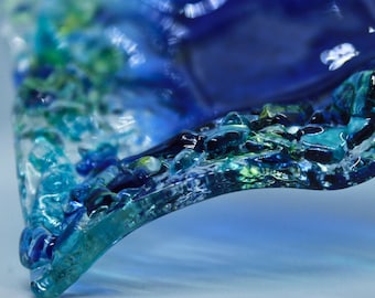 Elegante plato "Graniglia" azul y verde de cristal de Murano: un imprescindible de decoración para el hogar.