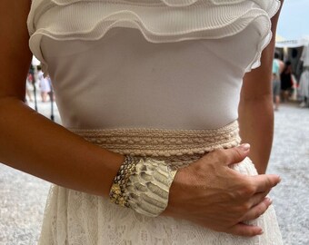 Witte python armband, witte damesarmband, brede leren armband.