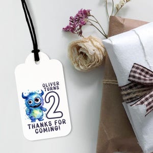 Etichette di compleanno personalizzate con foro, perfette per regali e doni, sacchetti per dolcetti, scatole per bomboniere e decorazioni per feste - Confezione da 10 da 3x2" di dimensioni