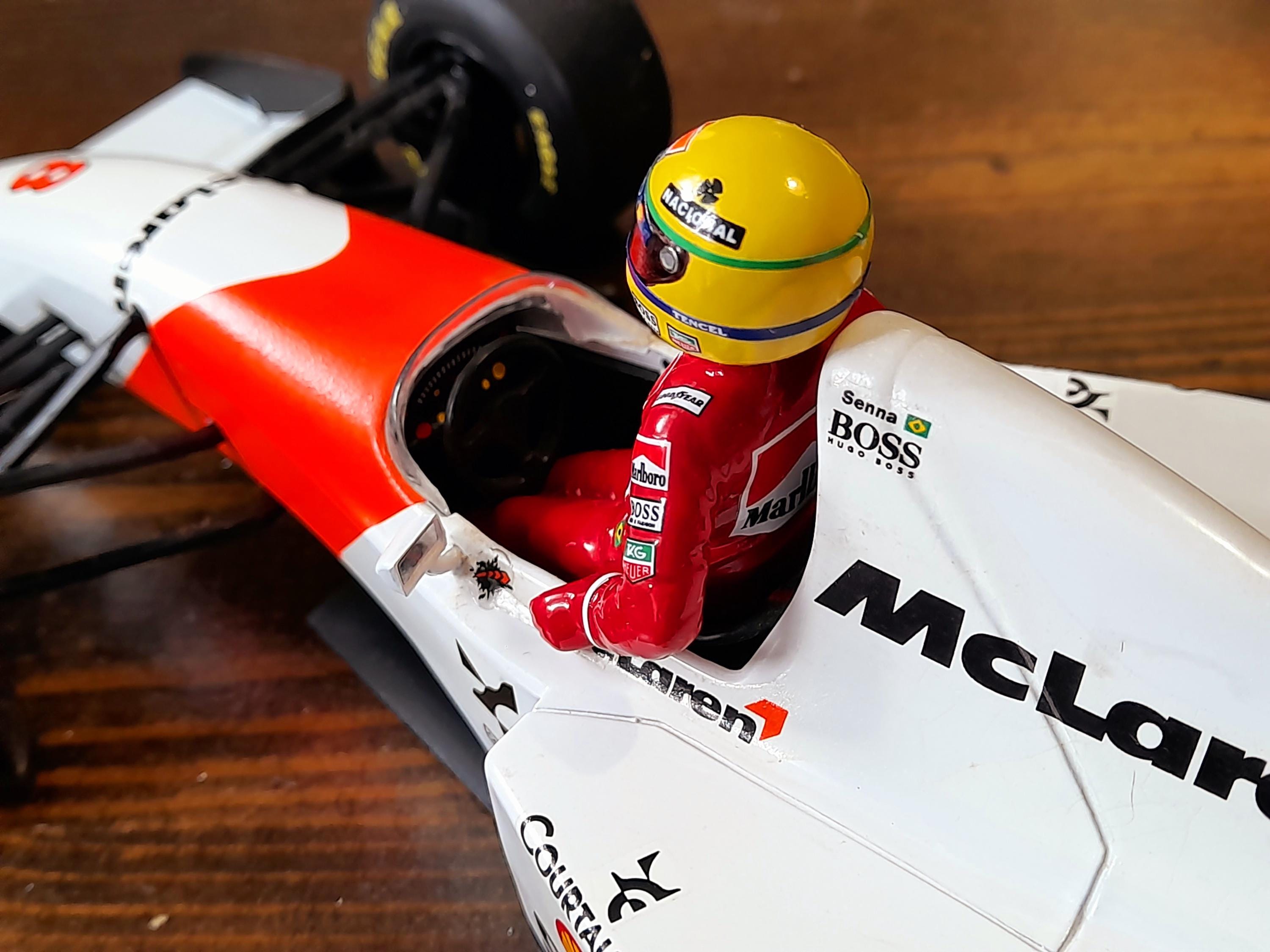 1:18 アイルトン・セナ マクラーレン ドライバーフィギュア スーツ 1:18 アイルトン・セナ マクラーレン ドライバーフィギュア スーツ